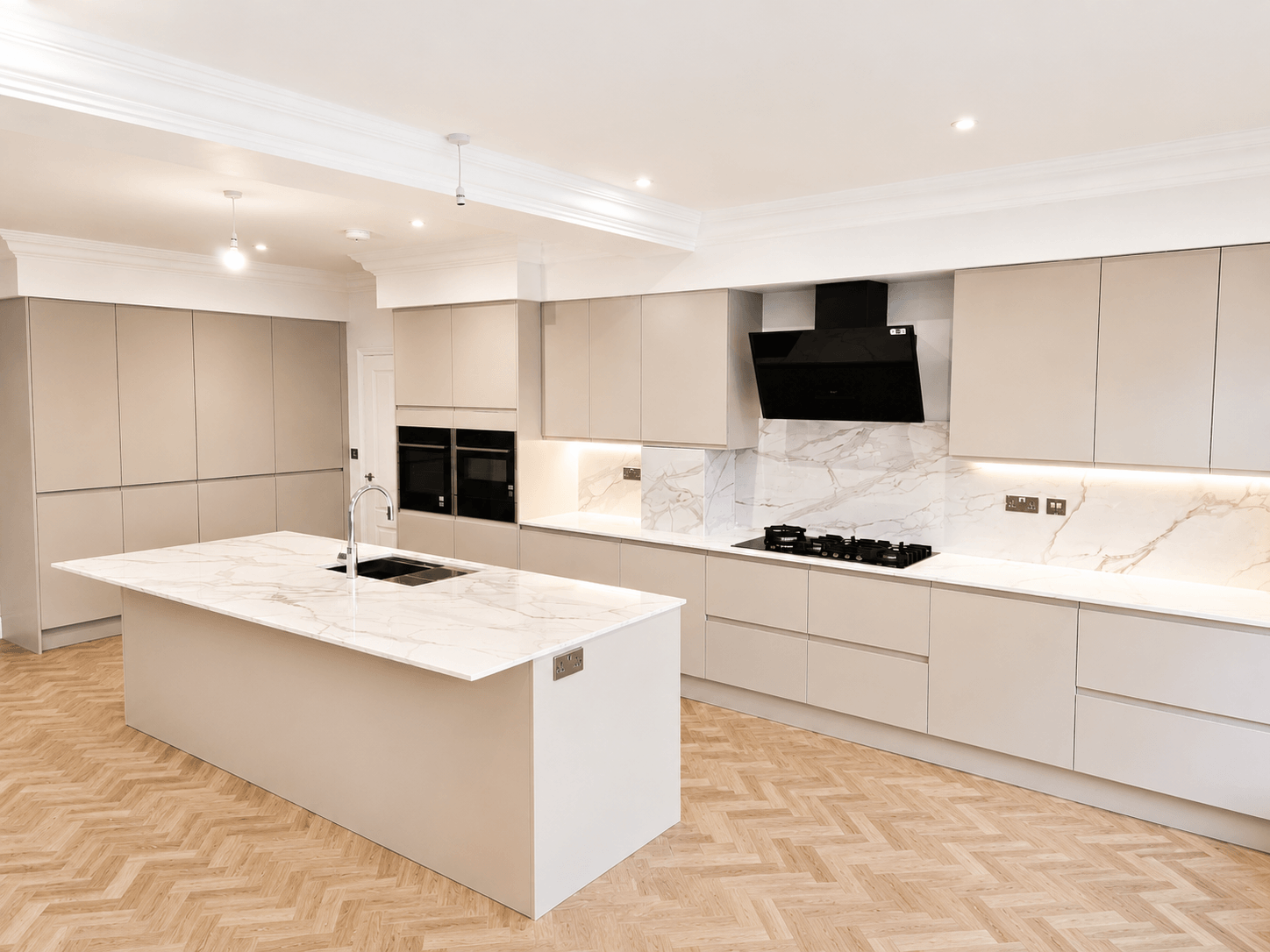A Refined Handleless Contemporary Kitchen